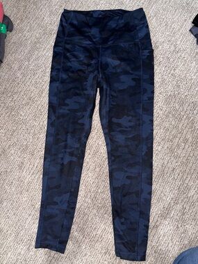 Women’s Danskin Navy Blue Camo Active Leggings